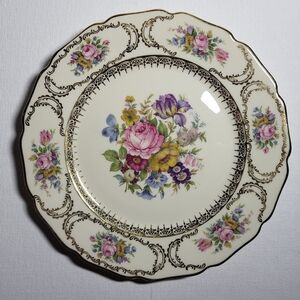 CONTINENTAL IVORY "Queen's Bouquet" Plate (Collection #105)